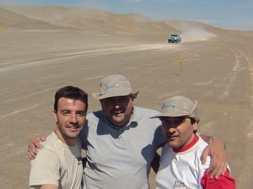 Walter Gejo, Fernando Burón y Martín De Francesco, tresarroyenses que acompañaron la competencia en el tramo entre Chilecito (La Rioja) e Iquique (Chile), lo que les demandó un trayecto de nada menos que 8 mil kilómetros