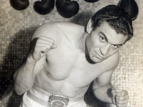 Una foto con título: Andrés Selpa, campeón argentino de medio pesado 