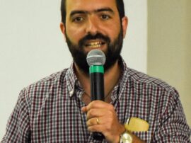 Hay otras formas de pensar las relaciones de producción, de consumo, de empleo, de financiamiento, asegura el tresarroyense Marcos Pearson