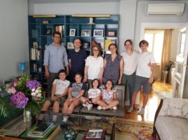 Los hijos de Marilí son españoles, aunque quieren mucho a Argentina y la disfrutan intensamente cada vez que vienen aquí, al punto de que tienen la doble nacionalidad