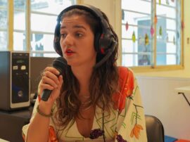 Micaela tiene una columna sobre género en radio, es docente y se ocupa de aspectos vinculados a la comunicación en la cartera de género y diversidad bonaerense