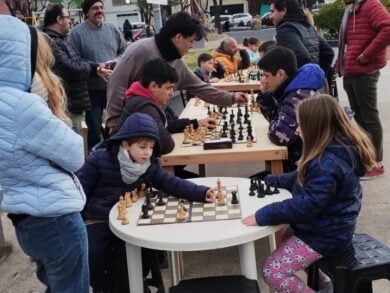 El Centro Regional de Enseñanza, Capacitación y Entrenamiento comenzó a difundir el ajedrez en espacios públicos de la ciudad