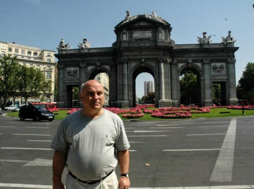La puerta de Alcalá y su enorme peso arquitectónico y simbólico es otro de los imperdibles madrileños