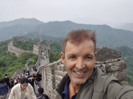 El contador Carlos Ordoñez en la Muralla China 