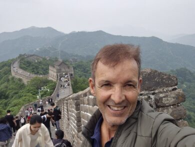 El contador Carlos Ordoñez en la Muralla China 