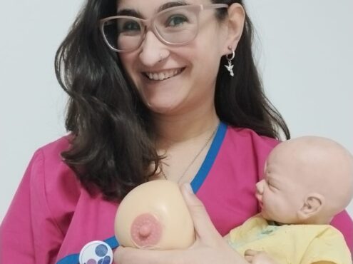 Ampliar foto Florencia Arriola es puericultora. Su función es acompañar la lactancia materna, y la cumple tanto en el Hospital como en su consultorio