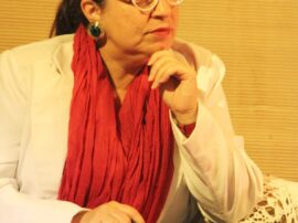 La psicóloga de “Maté a un tipo”, otro de los roles que Silvina encarnó en la temporada de teatro en Claromecó