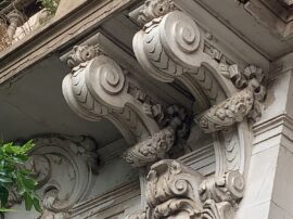 Detalles de la arquitectura que ostenta Tres Arroyos