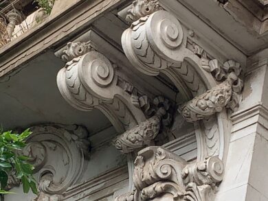 Detalles de la arquitectura que ostenta Tres Arroyos