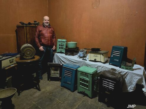 Ampliar foto Mariano Pérez y una interesante muestra de los objetos que creó el pionero en su fructífera vida