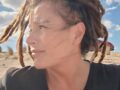 Ir a nota Para Andrea Despósito, el regreso a Claromecó significó una oportunidad. Allí puso en marcha Mamá Cabra, su agencia de comunicación visual